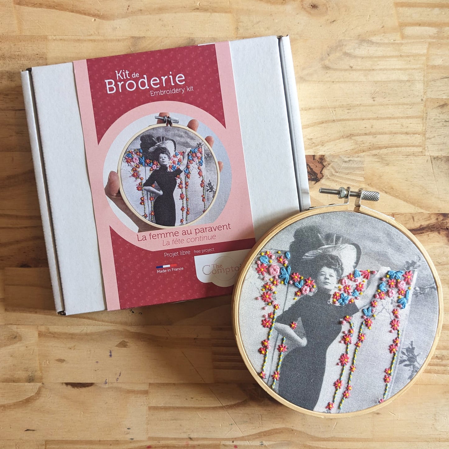 Kit Broderie - La femme au paravent